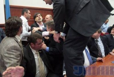 Бійка у Київраді: проти боксера Кличка - борець Тедеєв і баскетболіст Волков (фоторепортаж)