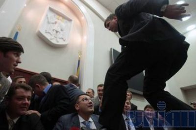 Бійка у Київраді: проти боксера Кличка - борець Тедеєв і баскетболіст Волков (фоторепортаж)