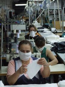 Пошив повязок из стратегической марли (фоторепортаж)