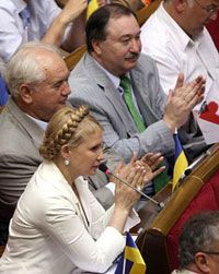 Віктор Швець (праворуч) у залі парламенту