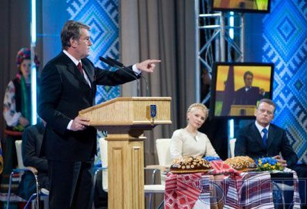 Ющенко і Тимошенко вітають працівників сільського господарства (фото)