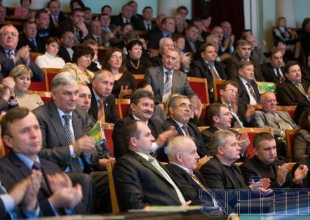 Ющенко і Тимошенко вітають працівників сільського господарства (фото)