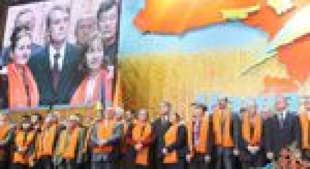 З’їзд Нашої України: "золото партії" виокремлюється, коли на стоянках біля штабів стає менше Мерседесів