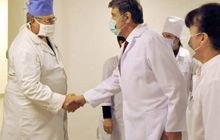 Ющенко посетил онкодиспансер