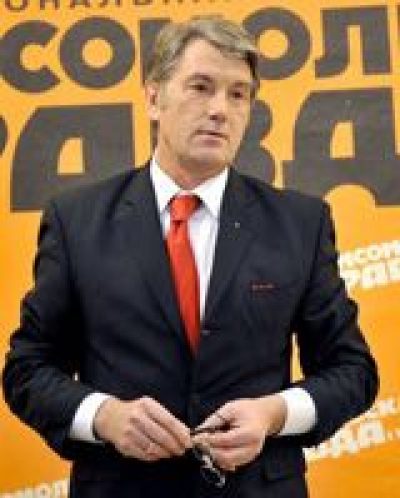 Виктор Ющенко: Единственный способ иметь украинское завтра - это быть  демократической страной | УНИАН