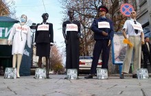 Чиновник, силовик, суддя, медик і вчитель колядували в Криму (фото)