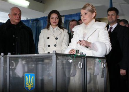 Как голосовали политики (фоторепортаж)