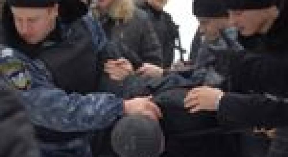 До учасників акції протесту біля Кабміну застосували силу (фото)