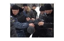 К участникам акции протеста под Кабмином применили силу (фото)