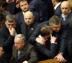 Депутати блокують трибуну та президію ВР. Київ, 3 лютого 