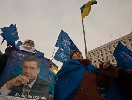 Прихильники Януковича під ЦВК стоять за ідею. Ідея – заробити грошей? 
