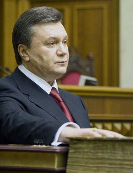 Инаугурация Януковича: перед новым Президентом закрылись двери в Верховную Раду (фото, видео)