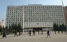 Парковка автомобилей на площади возле ЦИК запрещена