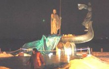 В Киеве частично обрушился памятник-символ города (Фото)