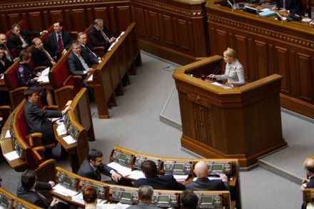 Тимошенко упевнена, що врятувала країну. Вердикт ВР - відставка (фоторепортаж)
