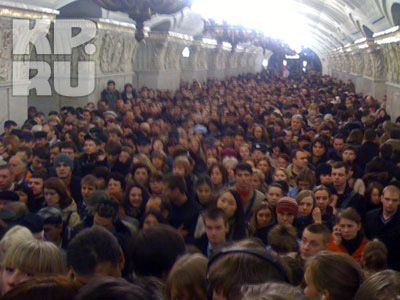 З місць терактів у московському метро евакуювали 62 постраждалих (фото)