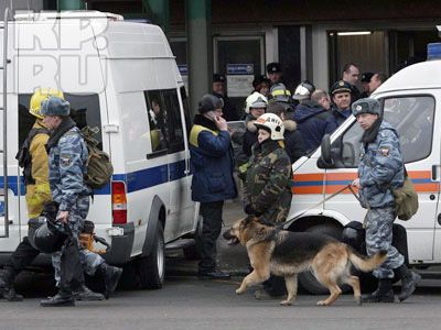 З місць терактів у московському метро евакуювали 62 постраждалих (фото)