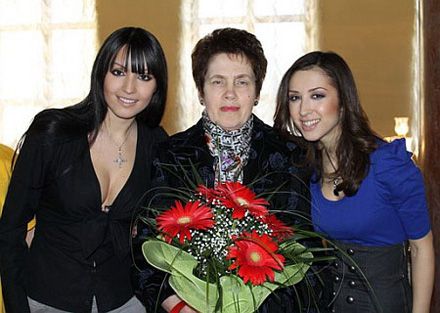 Людмила Янукович вийшла на люди (фото)