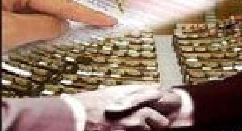 ЗМІНИ ДО РЕГЛАМЕНТУ: ДЕПУТАТИ ВИТЕРЛИ НОГИ ОБ КОНСТИТУЦІЮ?