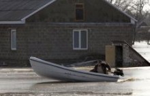 Чи загрожує повінь дамбі Київського моря?
