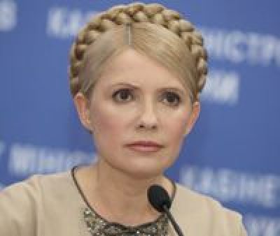 Тимошенко привітала з 8 Березня - «користуючись нагодою» 