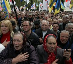 Мітинг опозиції під Верховною Радою. Київ, 24 квітня