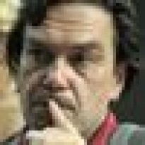 Зачем Януковичу красный флаг?