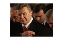 Янукович попросив у Господа, щоб усі були чесними та гідними (фоторепортаж)
