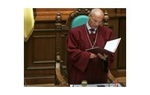 Вехи недели. КС осчастливил Януковича, Тимошенко рассказала прокурору о подкупе судей