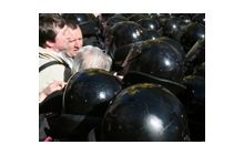 Удастся ли оппозиции вывести людей на улицы?