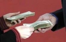 Наличный доллар в банках сегодня подорожал