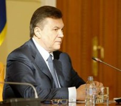 Суд відклав до 29 червня слухання за позовом до Януковича

