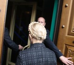 Юлія Тимошенко заходить у Генпрокуратуру. Київ, 12 травня
