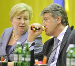 Віра Ульянченко і Віктор Ющенко під час засідання Ради Партії