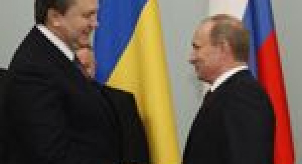 Москва підкинула Януковичу шанс стати героєм-рятівником?