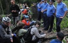 В Харькове задерживают защитников парка, охрана - "агрессивна"