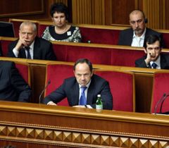 Сергій Тігіпко в урядовій ложі в залі засідань Верховної Ради 