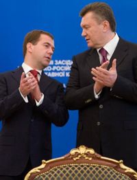 Медведев, Янукович