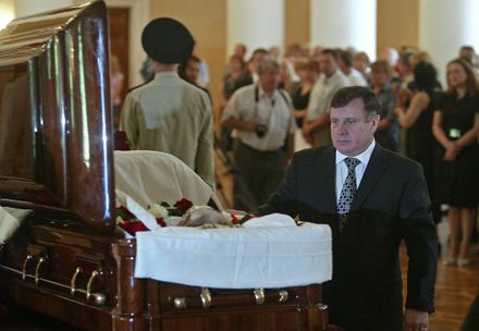 У Київській мерії попрощалися з Олександром Зінченком (фото)