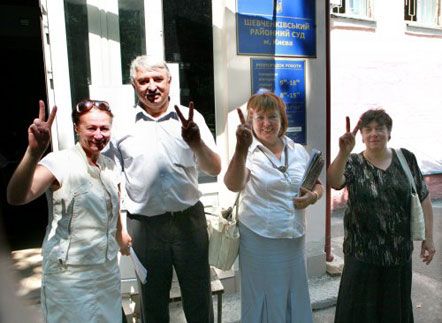 Витренко задерживают на митинге и отпускают из суда (фото)