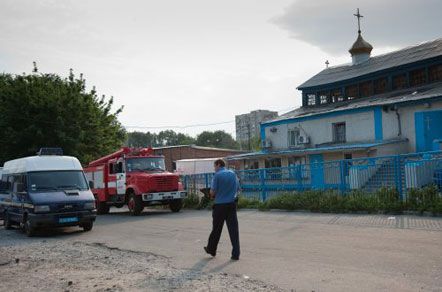 На месте взрыва в Свято-Покровском храме (фото)