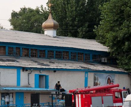 На месте взрыва в Свято-Покровском храме (фото)