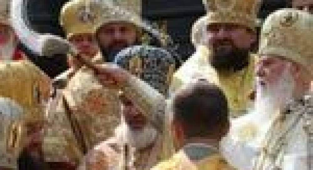 Попри увагу міліції Хресна хода в Києві зібрала 10 тисяч віруючих (фоторепортаж)