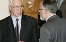 Азаров заявляет о необходимости продления вступительной кампании