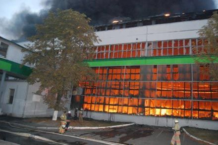 По факту пожара на складах Эльдорадо и Фокстрота возбуждено дело