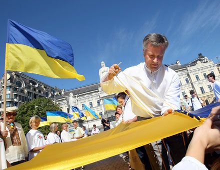 Наливайченко сшил «флаг украинского единства»