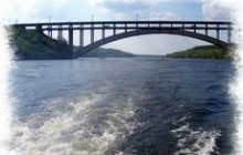 В Киеве начало курсировать речное такси