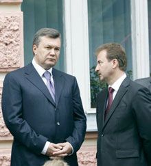 Віктор Янукович і Олександр Попов
