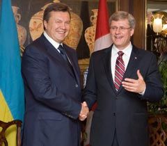 Виктор Янукович и Премьер-министр Канады Стивен Харпер во время встречи в Нью-Йорке. 23 сентября