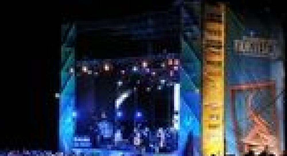 Джаз Коктебель: EL Кравчук заспівав романси Вертинського, а Скрипка перейшов у кабаре 